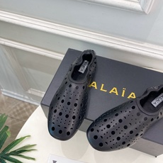 ALAÏA 阿莱亚26𝐬𝐬 2026春夏新品 秀场同款 松紧褶皱镂空平底芭蕾舞鞋—————————Al ALAÏA 阿莱亚26𝐬𝐬 2026春夏新品 秀场同款 松紧褶皱镂空平底芭蕾舞鞋—————————Al