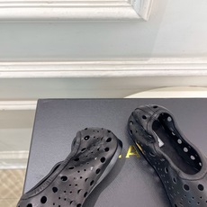 ALAÏA 阿莱亚26𝐬𝐬 2026春夏新品 秀场同款 松紧褶皱镂空平底芭蕾舞鞋—————————Al ALAÏA 阿莱亚26𝐬𝐬 2026春夏新品 秀场同款 松紧褶皱镂空平底芭蕾舞鞋—————————Al