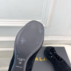ALAÏA 阿莱亚26𝐬𝐬 2026春夏新品 秀场同款 松紧褶皱镂空平底芭蕾舞鞋—————————Al ALAÏA 阿莱亚26𝐬𝐬 2026春夏新品 秀场同款 松紧褶皱镂空平底芭蕾舞鞋—————————Al