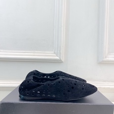 ALAÏA 阿莱亚26𝐬𝐬 2026春夏新品 秀场同款 松紧褶皱镂空平底芭蕾舞鞋—————————Al ALAÏA 阿莱亚26𝐬𝐬 2026春夏新品 秀场同款 松紧褶皱镂空平底芭蕾舞鞋—————————Al