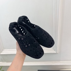 ALAÏA 阿莱亚26𝐬𝐬 2026春夏新品 秀场同款 松紧褶皱镂空平底芭蕾舞鞋—————————Al ALAÏA 阿莱亚26𝐬𝐬 2026春夏新品 秀场同款 松紧褶皱镂空平底芭蕾舞鞋—————————Al