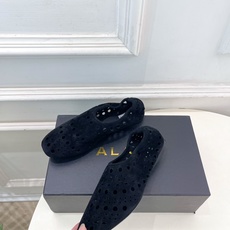 ALAÏA 阿莱亚26𝐬𝐬 2026春夏新品 秀场同款 松紧褶皱镂空平底芭蕾舞鞋—————————Al ALAÏA 阿莱亚26𝐬𝐬 2026春夏新品 秀场同款 松紧褶皱镂空平底芭蕾舞鞋—————————Al