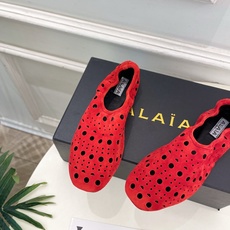ALAÏA 阿莱亚26𝐬𝐬 2026春夏新品 秀场同款 松紧褶皱镂空平底芭蕾舞鞋—————————Al ALAÏA 阿莱亚26𝐬𝐬 2026春夏新品 秀场同款 松紧褶皱镂空平底芭蕾舞鞋—————————Al