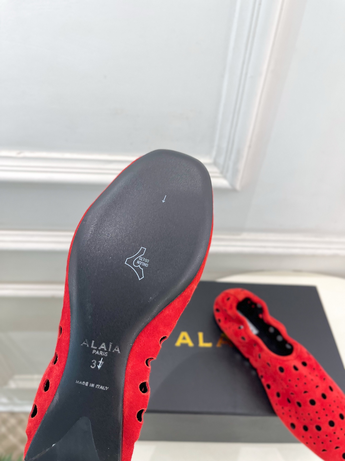 ALAÏA 阿莱亚26𝐬𝐬 2026春夏新品 秀场同款 松紧褶皱镂空平底芭蕾舞鞋—————————Al ALAÏA 阿莱亚26𝐬𝐬 2026春夏新品 秀场同款 松紧褶皱镂空平底芭蕾舞鞋—————————Al