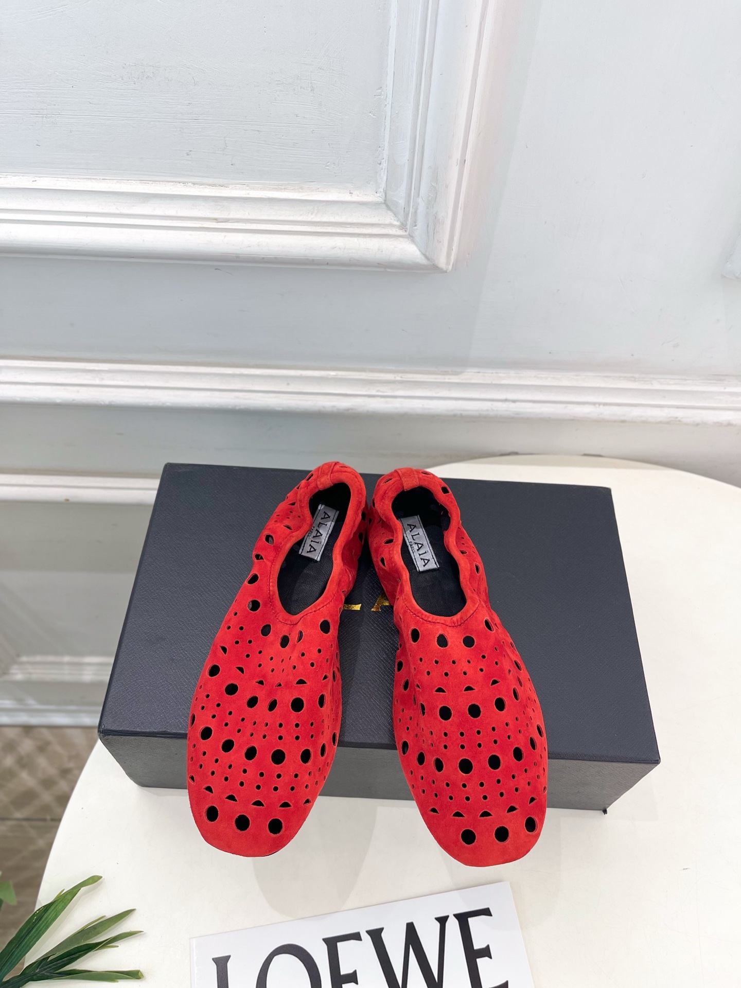ALAÏA 阿莱亚26𝐬𝐬  2026春夏新品 秀场同款 松紧褶皱镂空平底芭蕾舞鞋—————————Al