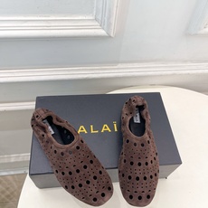 ALAÏA 阿莱亚26𝐬𝐬 2026春夏新品 秀场同款 松紧褶皱镂空平底芭蕾舞鞋—————————Al ALAÏA 阿莱亚26𝐬𝐬 2026春夏新品 秀场同款 松紧褶皱镂空平底芭蕾舞鞋—————————Al