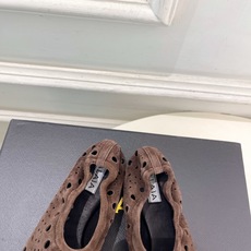 ALAÏA 阿莱亚26𝐬𝐬 2026春夏新品 秀场同款 松紧褶皱镂空平底芭蕾舞鞋—————————Al ALAÏA 阿莱亚26𝐬𝐬 2026春夏新品 秀场同款 松紧褶皱镂空平底芭蕾舞鞋—————————Al