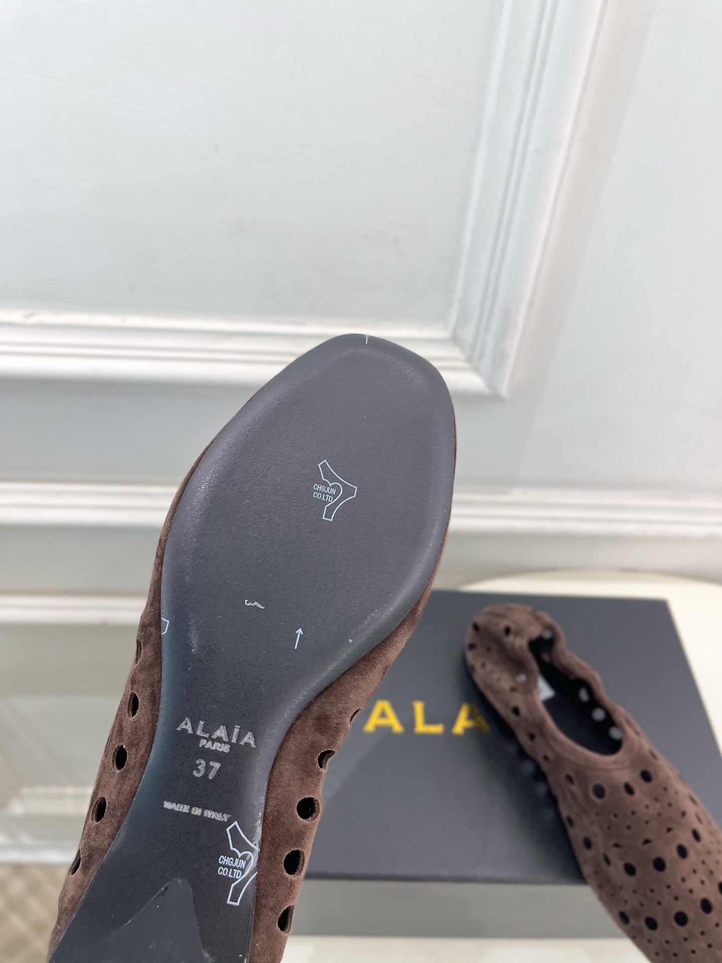 ALAÏA 阿莱亚26𝐬𝐬 2026春夏新品 秀场同款 松紧褶皱镂空平底芭蕾舞鞋—————————Al ALAÏA 阿莱亚26𝐬𝐬 2026春夏新品 秀场同款 松紧褶皱镂空平底芭蕾舞鞋—————————Al