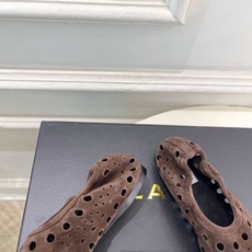 ALAÏA 阿莱亚26𝐬𝐬 2026春夏新品 秀场同款 松紧褶皱镂空平底芭蕾舞鞋—————————Al ALAÏA 阿莱亚26𝐬𝐬 2026春夏新品 秀场同款 松紧褶皱镂空平底芭蕾舞鞋—————————Al