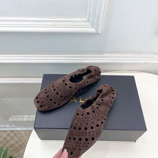 ALAÏA 阿莱亚26𝐬𝐬 2026春夏新品 秀场同款 松紧褶皱镂空平底芭蕾舞鞋—————————Al ALAÏA 阿莱亚26𝐬𝐬 2026春夏新品 秀场同款 松紧褶皱镂空平底芭蕾舞鞋—————————Al