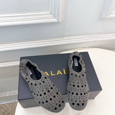 ALAÏA 阿莱亚26𝐬𝐬 2026春夏新品 秀场同款 松紧褶皱镂空平底芭蕾舞鞋—————————Al ALAÏA 阿莱亚26𝐬𝐬 2026春夏新品 秀场同款 松紧褶皱镂空平底芭蕾舞鞋—————————Al