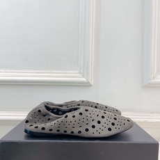 ALAÏA 阿莱亚26𝐬𝐬 2026春夏新品 秀场同款 松紧褶皱镂空平底芭蕾舞鞋—————————Al ALAÏA 阿莱亚26𝐬𝐬 2026春夏新品 秀场同款 松紧褶皱镂空平底芭蕾舞鞋—————————Al