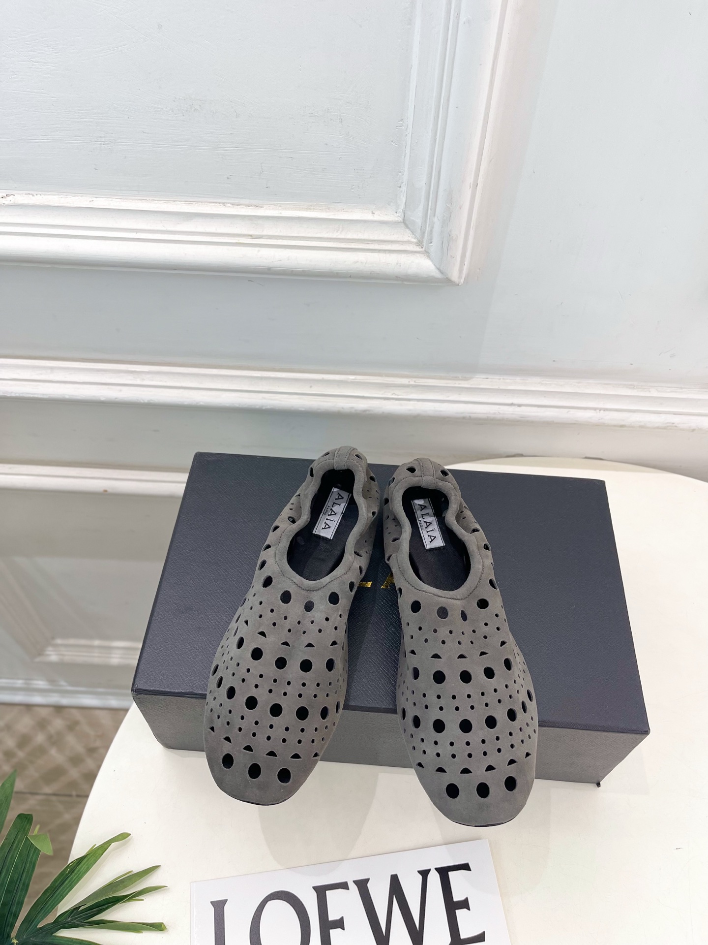 ALAÏA 阿莱亚26𝐬𝐬  2026春夏新品 秀场同款 松紧褶皱镂空平底芭蕾舞鞋—————————Al
