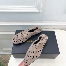 ALAÏA 阿莱亚26𝐬𝐬 2026春夏新品 秀场同款 松紧褶皱镂空平底芭蕾舞鞋—————————Al ALAÏA 阿莱亚26𝐬𝐬 2026春夏新品 秀场同款 松紧褶皱镂空平底芭蕾舞鞋—————————Al