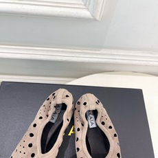 ALAÏA 阿莱亚26𝐬𝐬 2026春夏新品 秀场同款 松紧褶皱镂空平底芭蕾舞鞋—————————Al ALAÏA 阿莱亚26𝐬𝐬 2026春夏新品 秀场同款 松紧褶皱镂空平底芭蕾舞鞋—————————Al