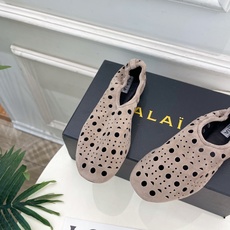 ALAÏA 阿莱亚26𝐬𝐬 2026春夏新品 秀场同款 松紧褶皱镂空平底芭蕾舞鞋—————————Al ALAÏA 阿莱亚26𝐬𝐬 2026春夏新品 秀场同款 松紧褶皱镂空平底芭蕾舞鞋—————————Al