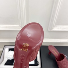 𝐂𝐇𝐀𝐍𝐄𝐋 | 小香 26𝐬𝐬 🦋2026 春夏新品 专柜经典走秀款 小香双C菱格高跟拖鞋 系列 𝐂𝐇𝐀𝐍𝐄𝐋 | 小香 26𝐬𝐬 🦋2026 春夏新品 专柜经典走秀款 小香双C菱格高跟拖鞋 系列