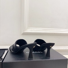 𝐂𝐇𝐀𝐍𝐄𝐋 | 小香 26𝐬𝐬 🦋2026 春夏新品 专柜经典走秀款 小香大双C拼色菱格高跟拖鞋 𝐂𝐇𝐀𝐍𝐄𝐋 | 小香 26𝐬𝐬 🦋2026 春夏新品 专柜经典走秀款 小香大双C拼色菱格高跟拖鞋