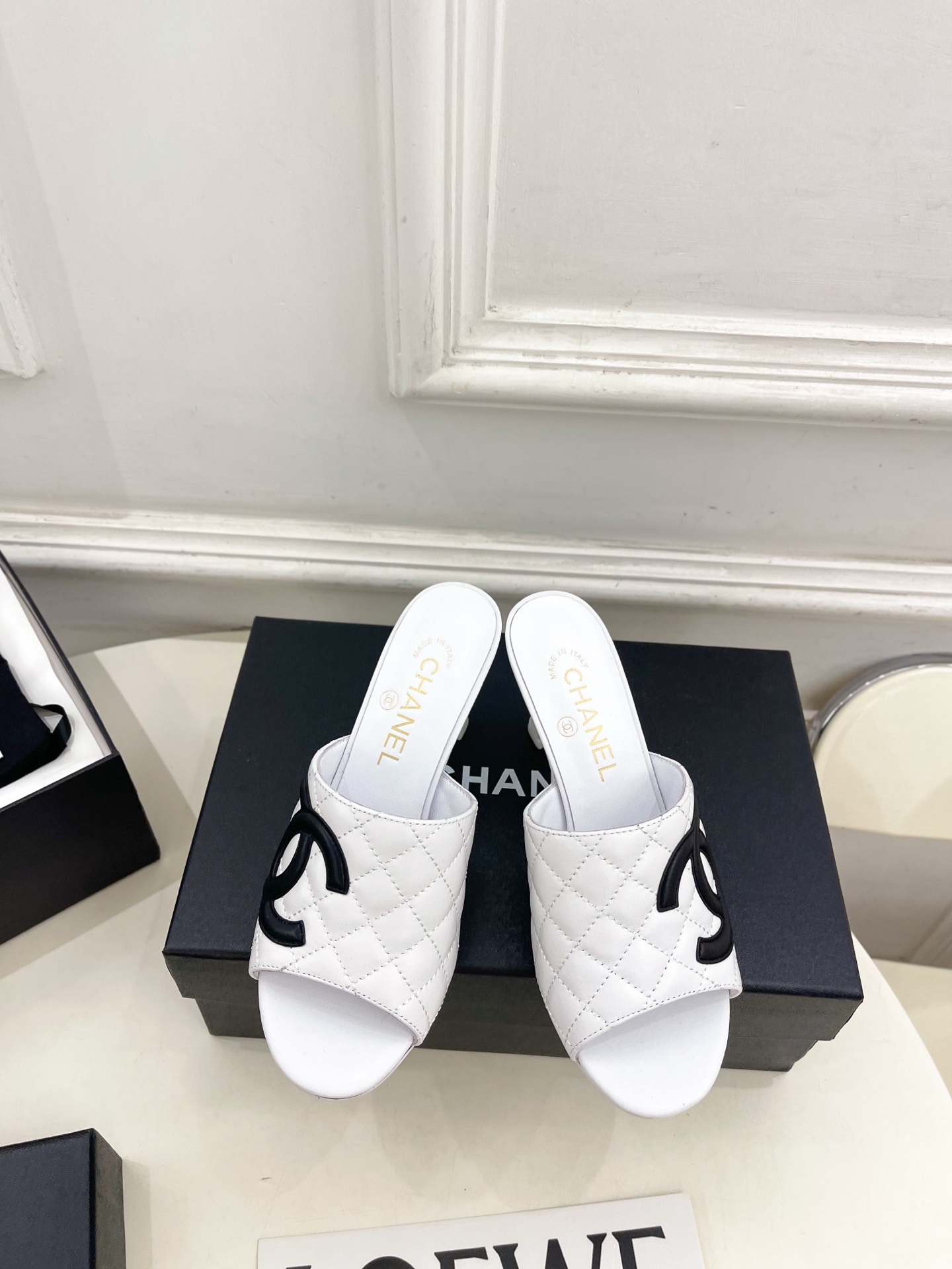 𝐂𝐇𝐀𝐍𝐄𝐋  | 小香  26𝐬𝐬 🦋2026 春夏新品  专柜经典走秀款 小香大双C拼色菱格高跟拖鞋