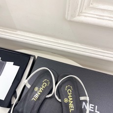 𝐂𝐇𝐀𝐍𝐄𝐋 | 小香 26𝐬𝐬 🦋2026 春夏新品 专柜经典走秀款 小香拼色蛇形带尖头酒杯跟凉 𝐂𝐇𝐀𝐍𝐄𝐋 | 小香 26𝐬𝐬 🦋2026 春夏新品 专柜经典走秀款 小香拼色蛇形带尖头酒杯跟凉