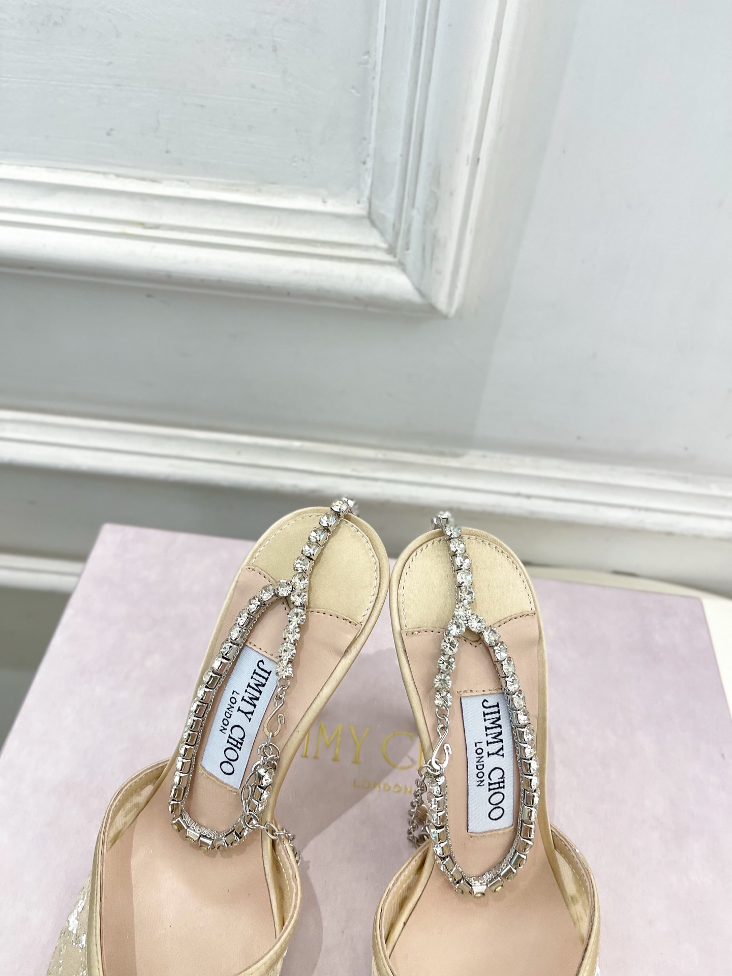 JimmyChoo✨吉米周 26ss ——— 2026 春夏新品 专柜最新JC网面水钻链条尖头高跟 JimmyChoo✨吉米周 26ss ——— 2026 春夏新品 专柜最新JC网面水钻链条尖头高跟