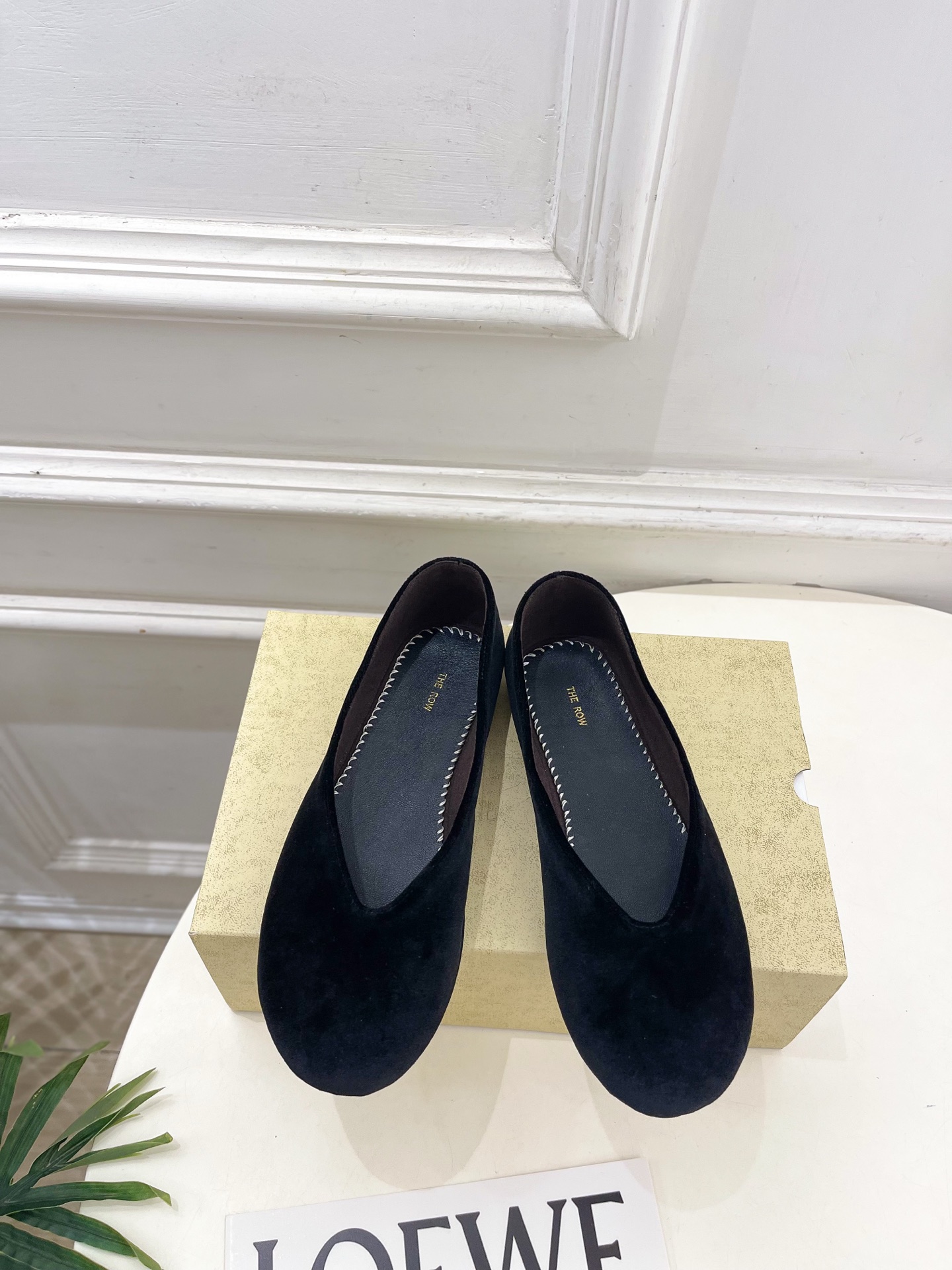 The row 2026春夏新品 TR极简一脚蹬平底奶奶鞋—————————作为这两年最受欢迎的设计师牌