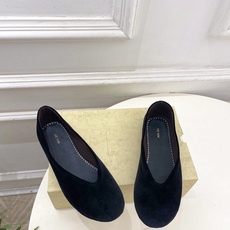 The row 2026春夏新品 TR极简一脚蹬平底奶奶鞋—————————作为这两年最受欢迎的设计师牌 The row 2026春夏新品 TR极简一脚蹬平底奶奶鞋—————————作为这两年最受欢迎的设计师牌