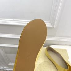 The row 2026春夏新品 TR极简一脚蹬平底奶奶鞋—————————作为这两年最受欢迎的设计师牌 The row 2026春夏新品 TR极简一脚蹬平底奶奶鞋—————————作为这两年最受欢迎的设计师牌