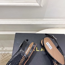 ALAÏA 阿莱亚26𝐬𝐬 2026春夏新品 秀场同款 镂空渔网平底夹脚凉鞋—————————Alaï ALAÏA 阿莱亚26𝐬𝐬 2026春夏新品 秀场同款 镂空渔网平底夹脚凉鞋—————————Alaï