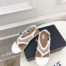 ALAÏA 阿莱亚26𝐬𝐬 2026春夏新品 秀场同款 镂空渔网平底夹脚凉鞋—————————Alaï ALAÏA 阿莱亚26𝐬𝐬 2026春夏新品 秀场同款 镂空渔网平底夹脚凉鞋—————————Alaï