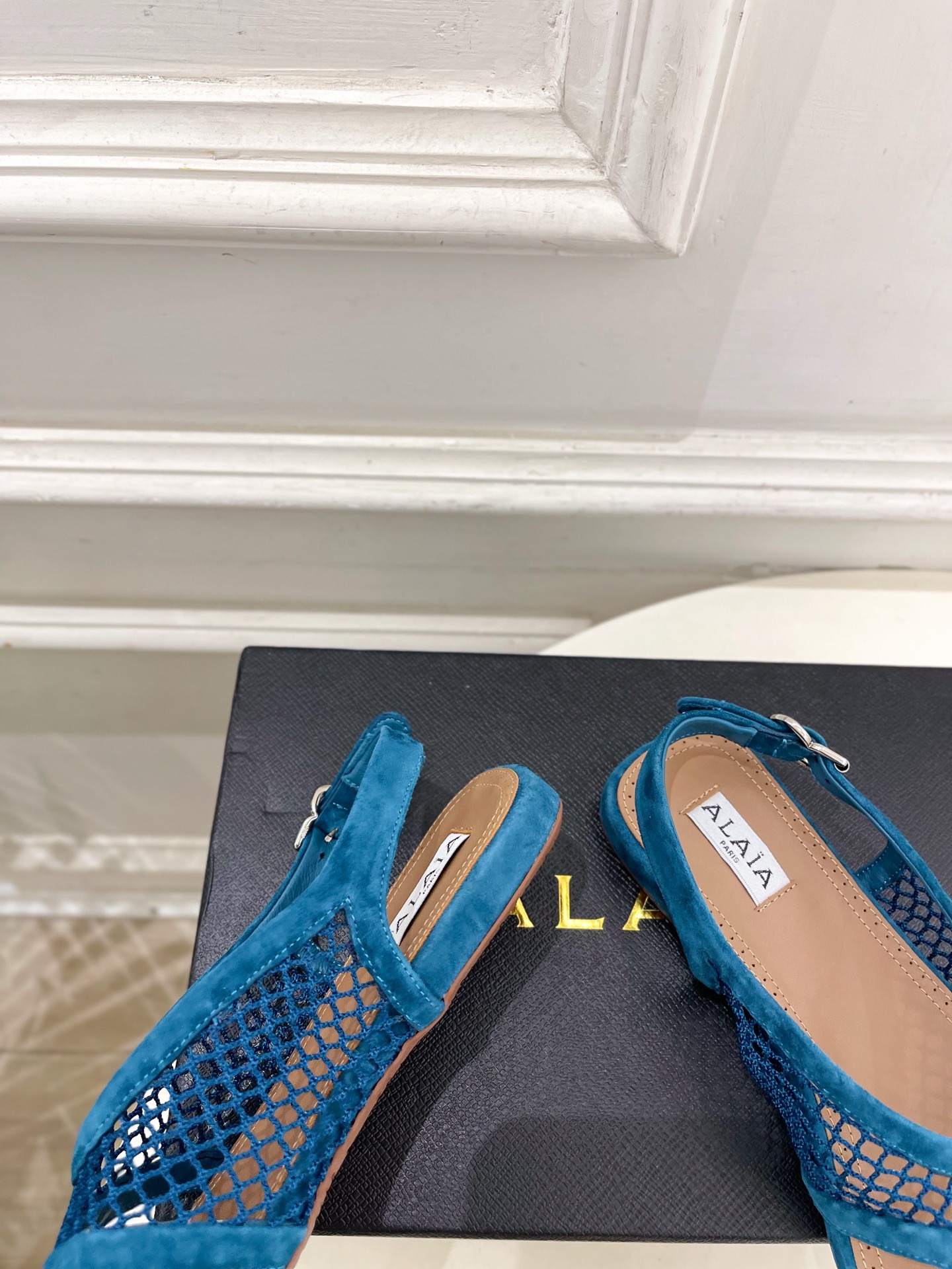 ALAÏA 阿莱亚26𝐬𝐬 2026春夏新品 秀场同款 镂空渔网平底夹脚凉鞋—————————Alaï ALAÏA 阿莱亚26𝐬𝐬 2026春夏新品 秀场同款 镂空渔网平底夹脚凉鞋—————————Alaï
