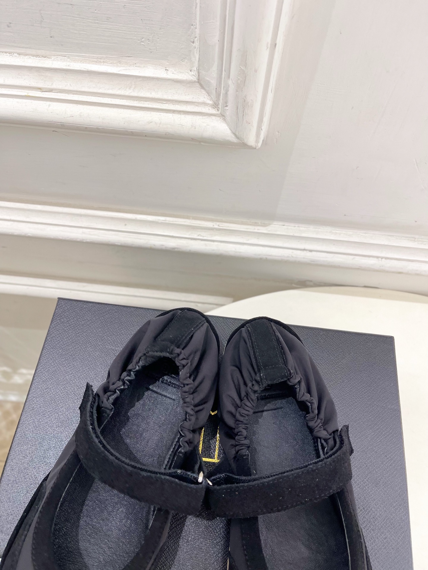 Benci Brothers 26𝐬𝐬春夏新品 复古魔术贴松紧玛丽珍鞋作为这两年最受欢迎的设计师牌, Benci Brothers 26𝐬𝐬春夏新品 复古魔术贴松紧玛丽珍鞋作为这两年最受欢迎的设计师牌,