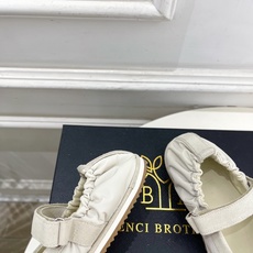 Benci Brothers 26𝐬𝐬春夏新品 复古魔术贴松紧玛丽珍鞋作为这两年最受欢迎的设计师牌, Benci Brothers 26𝐬𝐬春夏新品 复古魔术贴松紧玛丽珍鞋作为这两年最受欢迎的设计师牌,