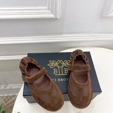 Benci Brothers 26𝐬𝐬春夏新品 复古魔术贴松紧玛丽珍鞋作为这两年最受欢迎的设计师牌, Benci Brothers 26𝐬𝐬春夏新品 复古魔术贴松紧玛丽珍鞋作为这两年最受欢迎的设计师牌,