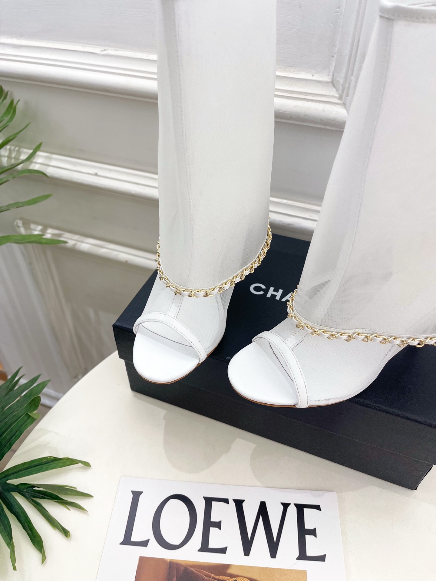 𝐂𝐇𝐀𝐍𝐄𝐋  | 小香  26𝐬𝐬 🦋2026 春夏新品  专柜经典走秀款 小香双C网纱链条高跟短靴 