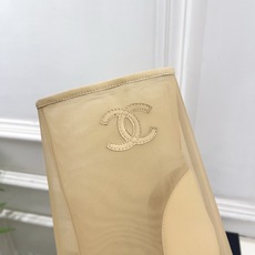 𝐂𝐇𝐀𝐍𝐄𝐋 | 小香 26𝐬𝐬 🦋2026 春夏新品 专柜经典走秀款 小香双C网纱链条高跟短靴 𝐂𝐇𝐀𝐍𝐄𝐋 | 小香 26𝐬𝐬 🦋2026 春夏新品 专柜经典走秀款 小香双C网纱链条高跟短靴