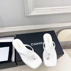 𝐂𝐇𝐀𝐍𝐄𝐋 | 小香 26𝐬𝐬 🦋2026 春夏新品 专柜经典走秀款 小香双C夹脚平底人字拖鞋 𝐂𝐇𝐀𝐍𝐄𝐋 | 小香 26𝐬𝐬 🦋2026 春夏新品 专柜经典走秀款 小香双C夹脚平底人字拖鞋