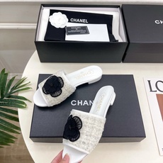 𝐂𝐇𝐀𝐍𝐄𝐋 | 小香 26𝐬𝐬 🦋2026 春夏新品 专柜经典走秀款 小香双C山茶花平底拖鞋 系 𝐂𝐇𝐀𝐍𝐄𝐋 | 小香 26𝐬𝐬 🦋2026 春夏新品 专柜经典走秀款 小香双C山茶花平底拖鞋 系