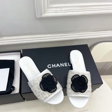 𝐂𝐇𝐀𝐍𝐄𝐋 | 小香 26𝐬𝐬 🦋2026 春夏新品 专柜经典走秀款 小香双C山茶花平底拖鞋 系 𝐂𝐇𝐀𝐍𝐄𝐋 | 小香 26𝐬𝐬 🦋2026 春夏新品 专柜经典走秀款 小香双C山茶花平底拖鞋 系