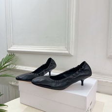 PHOEBE PHILO 2026春夏新品 极简猫跟松紧奶奶鞋芭蕾舞鞋—————————作为这两年最受欢 PHOEBE PHILO 2026春夏新品 极简猫跟松紧奶奶鞋芭蕾舞鞋—————————作为这两年最受欢