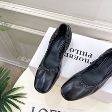 PHOEBE PHILO 2026春夏新品 极简猫跟松紧奶奶鞋芭蕾舞鞋—————————作为这两年最受欢 PHOEBE PHILO 2026春夏新品 极简猫跟松紧奶奶鞋芭蕾舞鞋—————————作为这两年最受欢