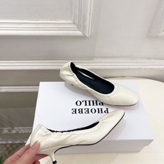 PHOEBE PHILO 2026春夏新品 极简猫跟松紧奶奶鞋芭蕾舞鞋—————————作为这两年最受欢 PHOEBE PHILO 2026春夏新品 极简猫跟松紧奶奶鞋芭蕾舞鞋—————————作为这两年最受欢