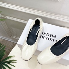 PHOEBE PHILO 2026春夏新品 极简猫跟松紧奶奶鞋芭蕾舞鞋—————————作为这两年最受欢 PHOEBE PHILO 2026春夏新品 极简猫跟松紧奶奶鞋芭蕾舞鞋—————————作为这两年最受欢