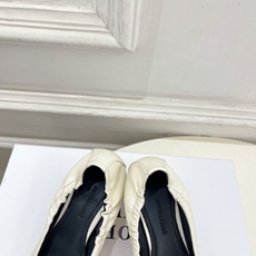 PHOEBE PHILO 2026春夏新品 极简猫跟松紧奶奶鞋芭蕾舞鞋—————————作为这两年最受欢 PHOEBE PHILO 2026春夏新品 极简猫跟松紧奶奶鞋芭蕾舞鞋—————————作为这两年最受欢