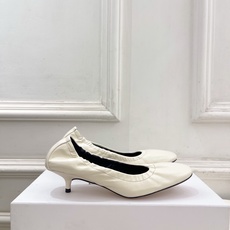 PHOEBE PHILO 2026春夏新品 极简猫跟松紧奶奶鞋芭蕾舞鞋—————————作为这两年最受欢 PHOEBE PHILO 2026春夏新品 极简猫跟松紧奶奶鞋芭蕾舞鞋—————————作为这两年最受欢