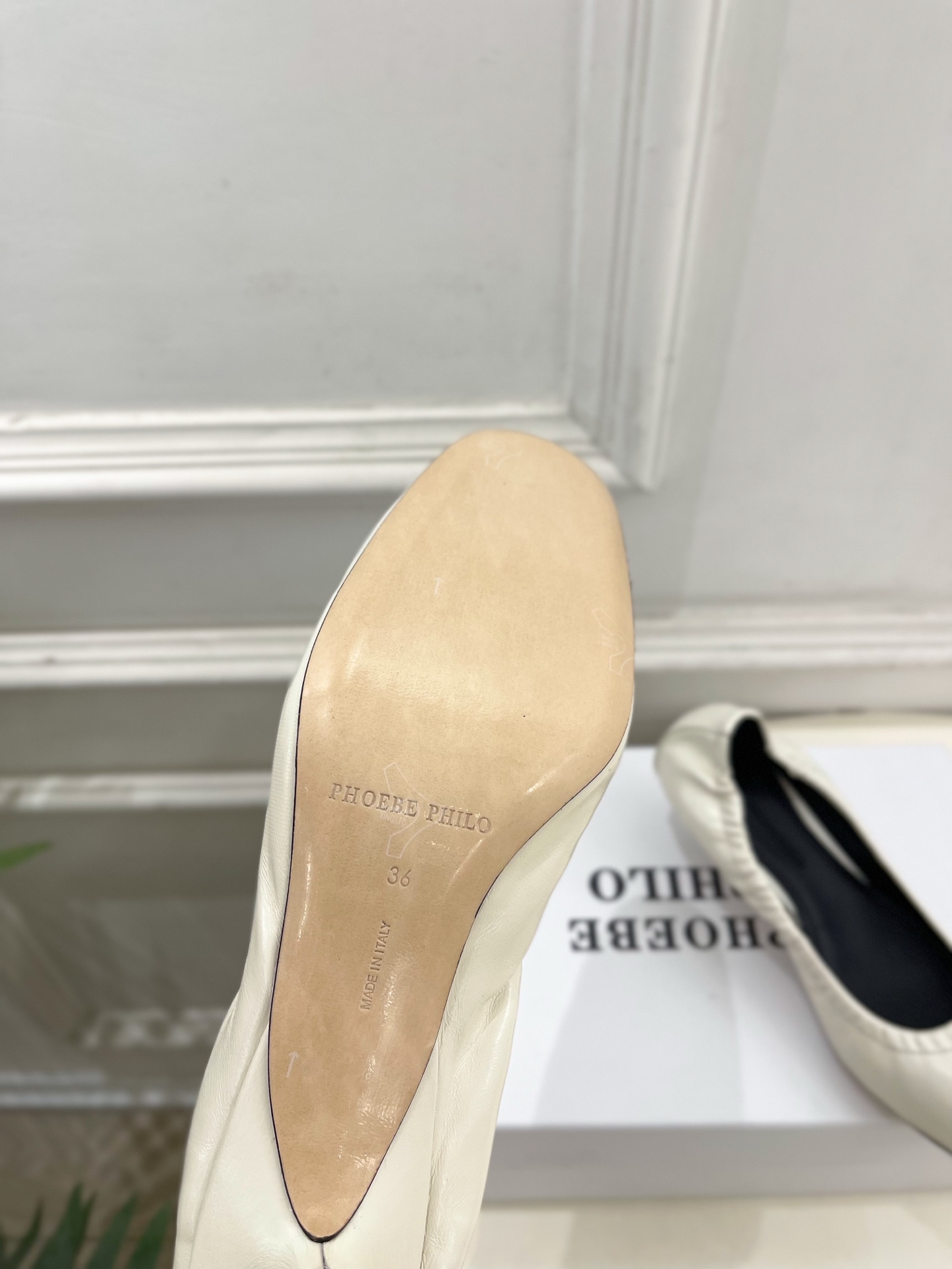 PHOEBE PHILO 2026春夏新品 极简猫跟松紧奶奶鞋芭蕾舞鞋—————————作为这两年最受欢 PHOEBE PHILO 2026春夏新品 极简猫跟松紧奶奶鞋芭蕾舞鞋—————————作为这两年最受欢