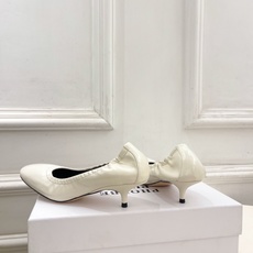 PHOEBE PHILO 2026春夏新品 极简猫跟松紧奶奶鞋芭蕾舞鞋—————————作为这两年最受欢 PHOEBE PHILO 2026春夏新品 极简猫跟松紧奶奶鞋芭蕾舞鞋—————————作为这两年最受欢
