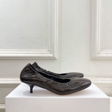PHOEBE PHILO 2026春夏新品 极简猫跟松紧奶奶鞋芭蕾舞鞋—————————作为这两年最受欢 PHOEBE PHILO 2026春夏新品 极简猫跟松紧奶奶鞋芭蕾舞鞋—————————作为这两年最受欢