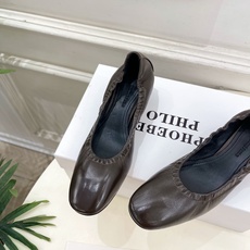 PHOEBE PHILO 2026春夏新品 极简猫跟松紧奶奶鞋芭蕾舞鞋—————————作为这两年最受欢 PHOEBE PHILO 2026春夏新品 极简猫跟松紧奶奶鞋芭蕾舞鞋—————————作为这两年最受欢