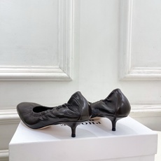PHOEBE PHILO 2026春夏新品 极简猫跟松紧奶奶鞋芭蕾舞鞋—————————作为这两年最受欢 PHOEBE PHILO 2026春夏新品 极简猫跟松紧奶奶鞋芭蕾舞鞋—————————作为这两年最受欢